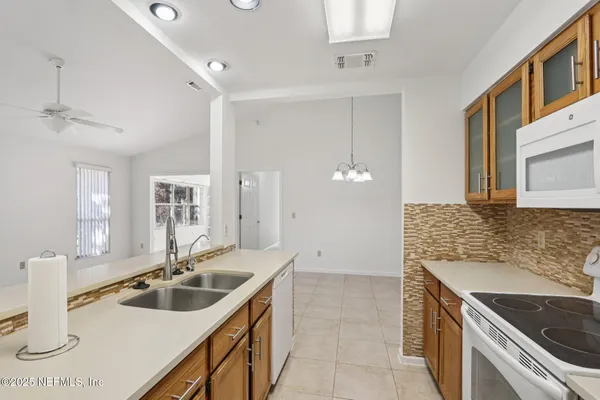 $285,000 | 4508 Middleton Park Circle West, Jacksonville, FL 32224