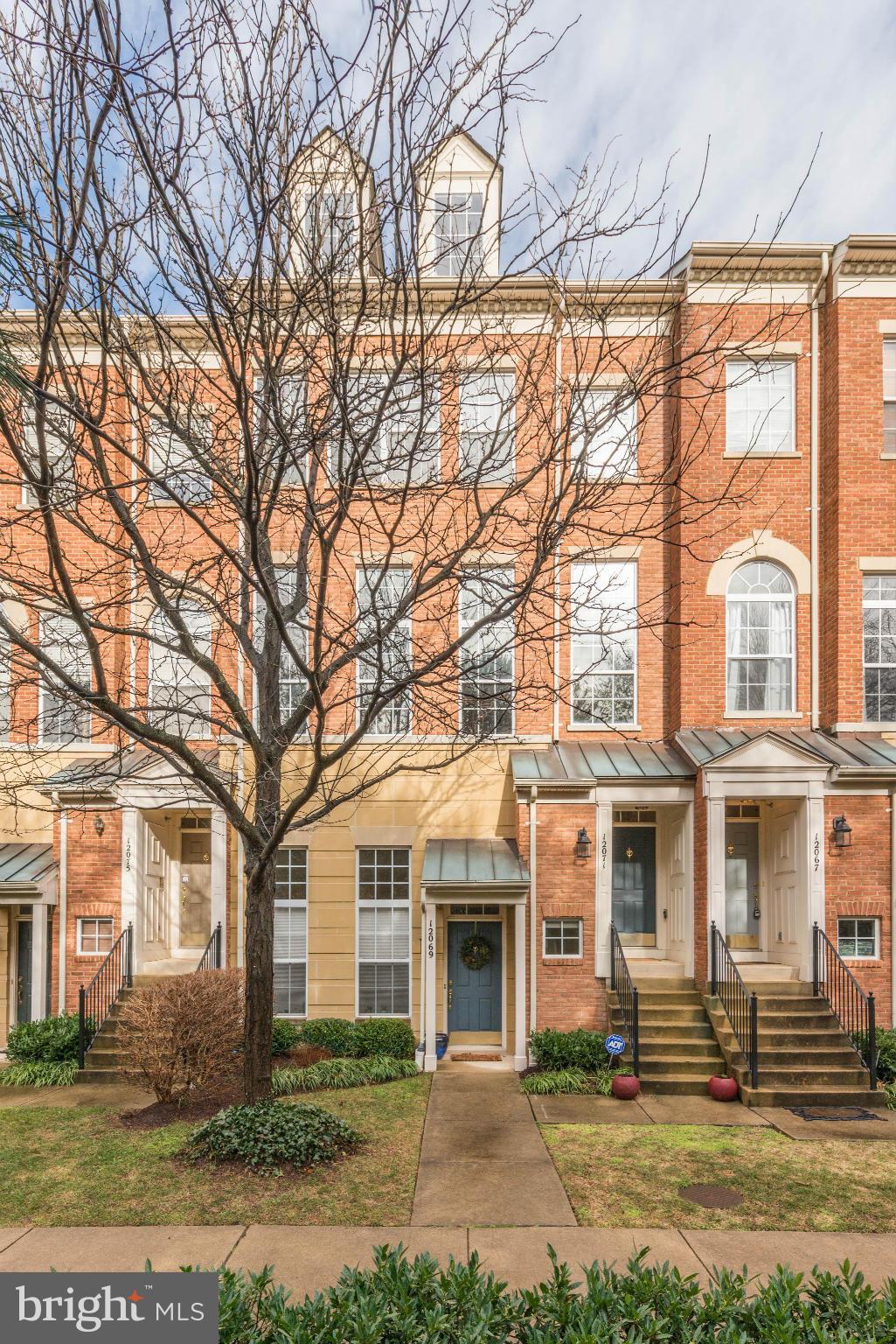 12071 Trumbull Way, Unit 20716 Reston, VA 20190 - Photo 1 of 24 Exterior (Front)