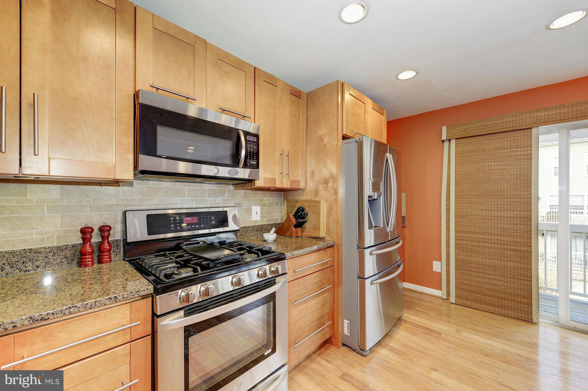 12071 Trumbull Way, Unit 20716 Reston, VA 20190 - Photo 11 of 24 Kitchen