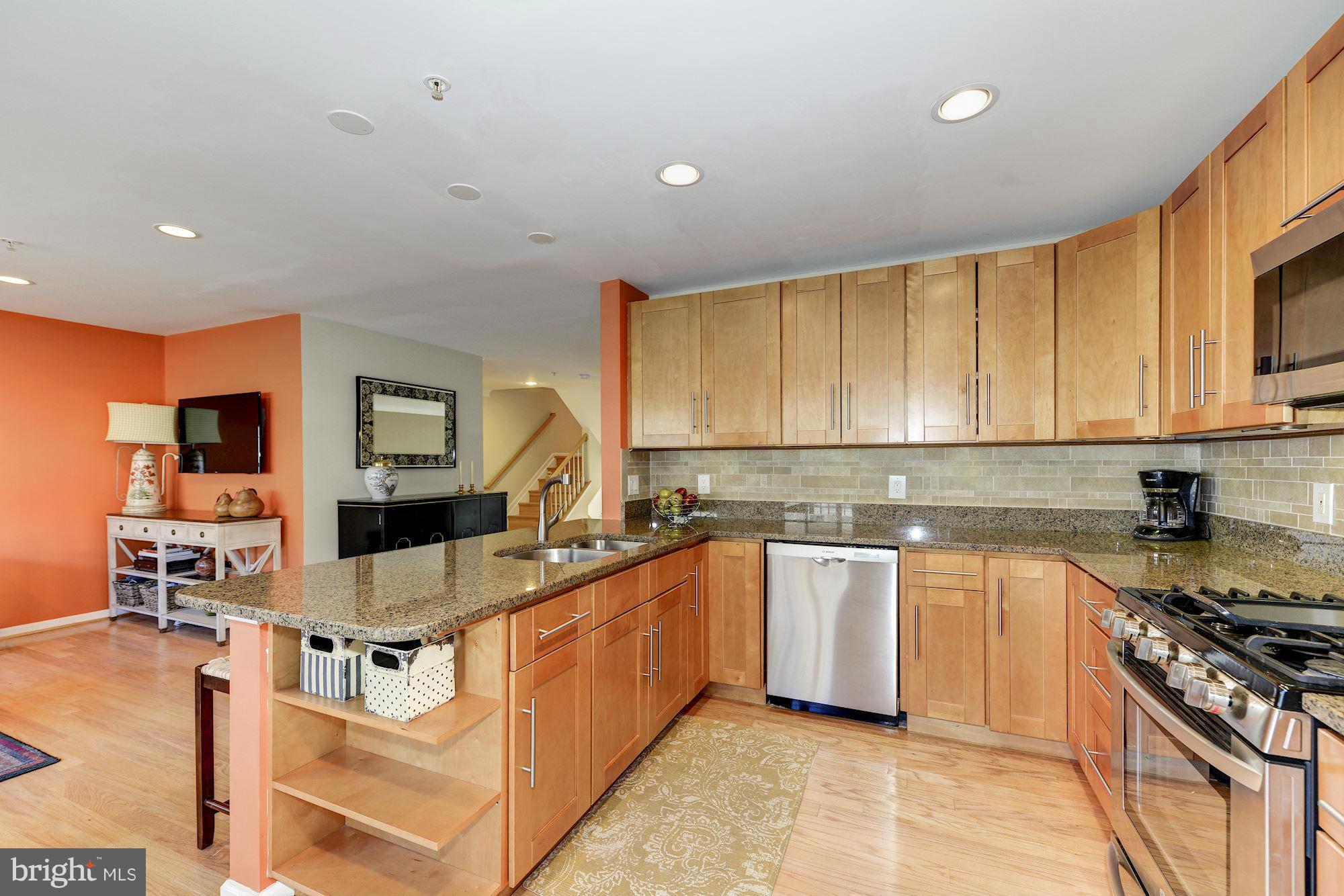 12071 Trumbull Way, Unit 20716 Reston, VA 20190 - Photo 9 of 24 Kitchen