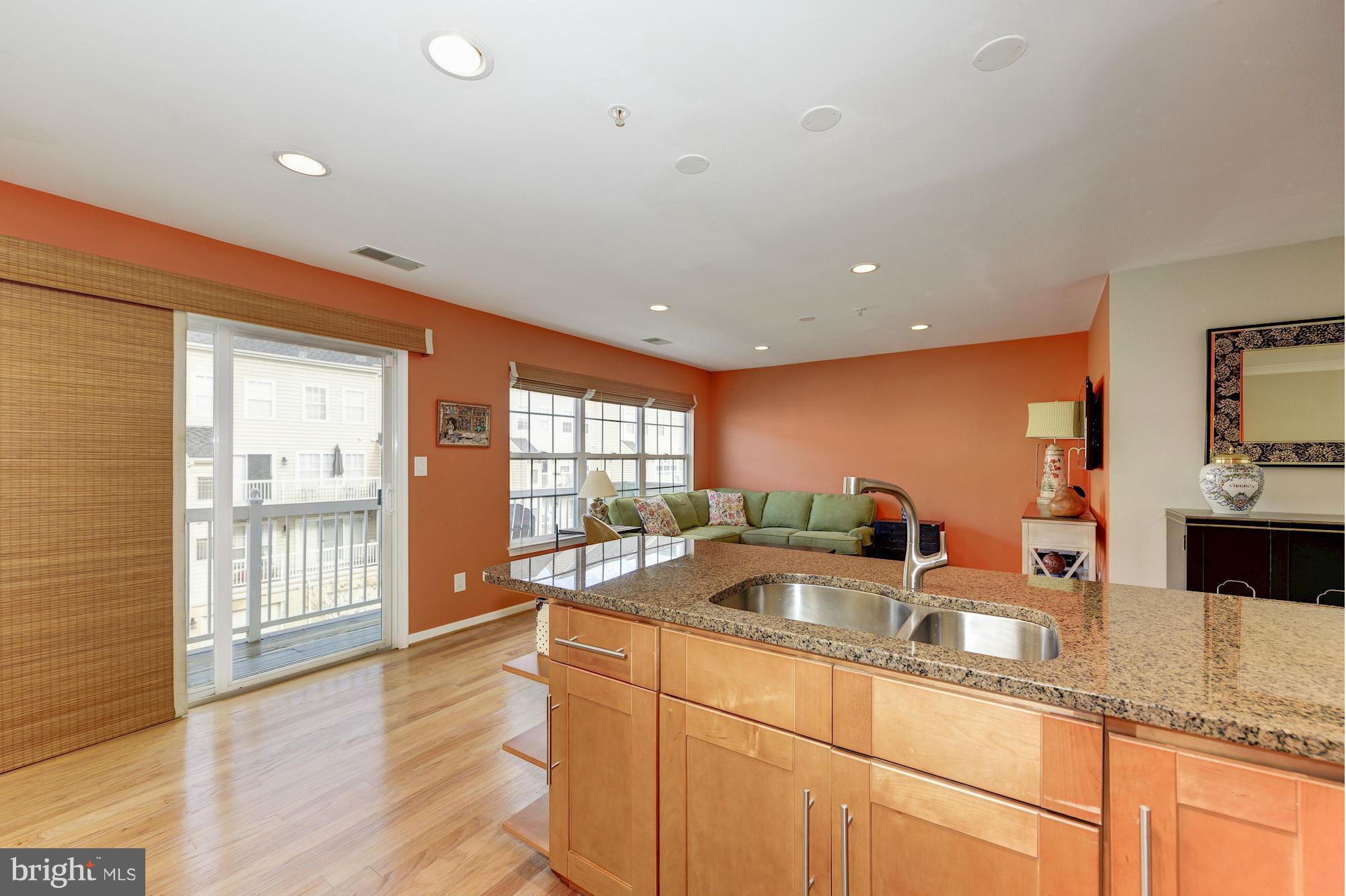 12071 Trumbull Way, Unit 20716 Reston, VA 20190 - Photo 10 of 24 Kitchen