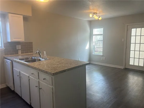 $1,295 | 5007 Meandering Lane, Unit A, Corpus Christi, TX 78413