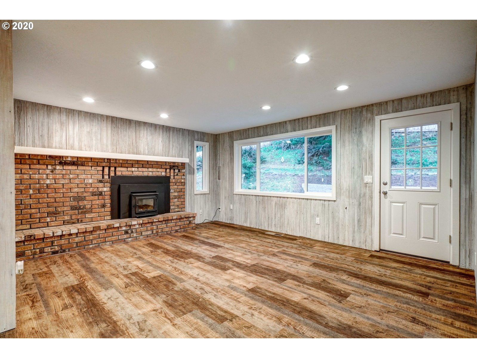15520 Strong Road Dallas, OR 97338 - Photo 13 of 29