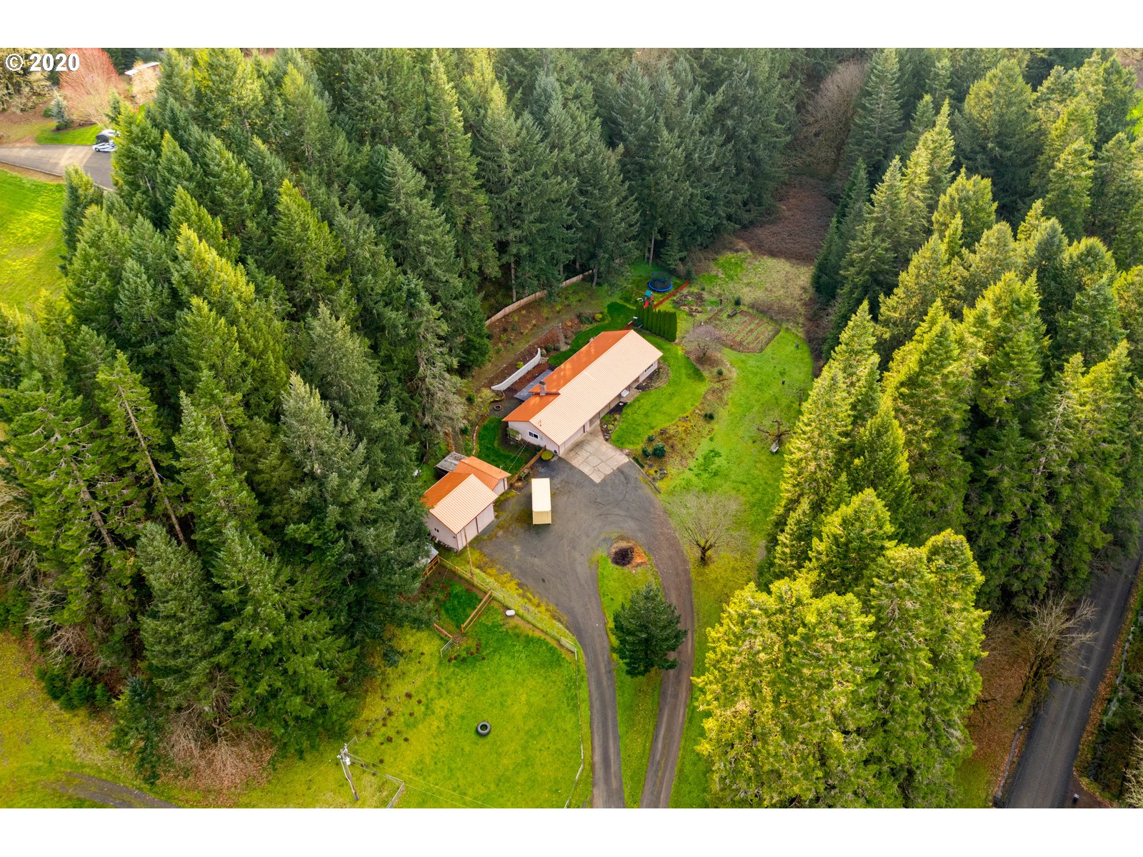 15520 Strong Road Dallas, OR 97338 - Photo 4 of 29