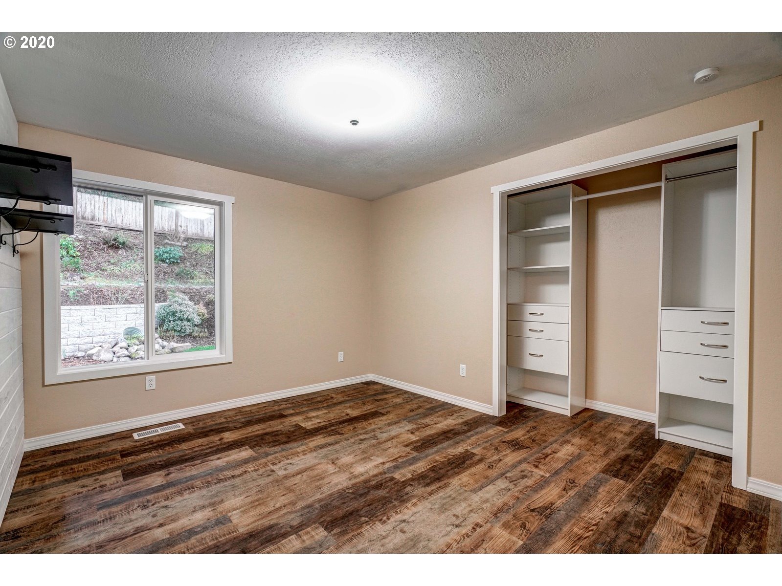 15520 Strong Road Dallas, OR 97338 - Photo 10 of 29