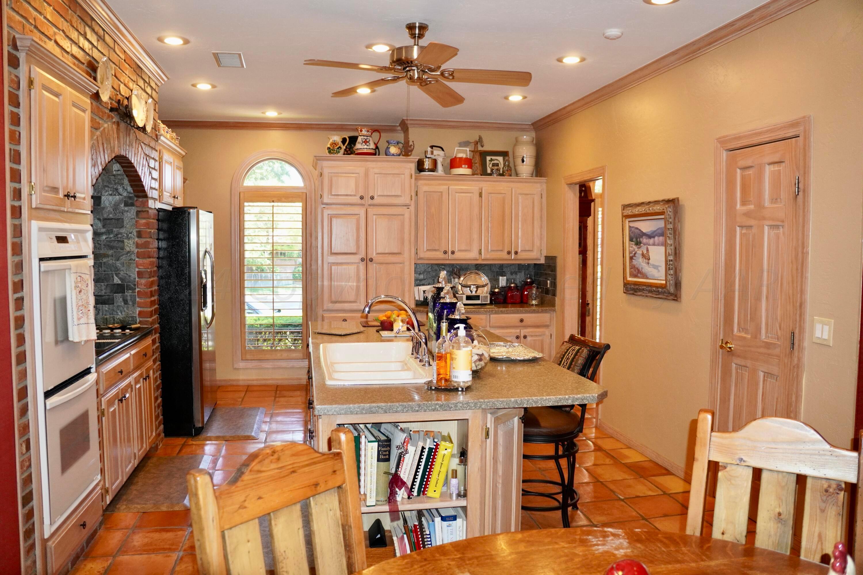 13 Willow Bridge Drive Amarillo, TX 79106 - Photo 15 of 46 Kitchen