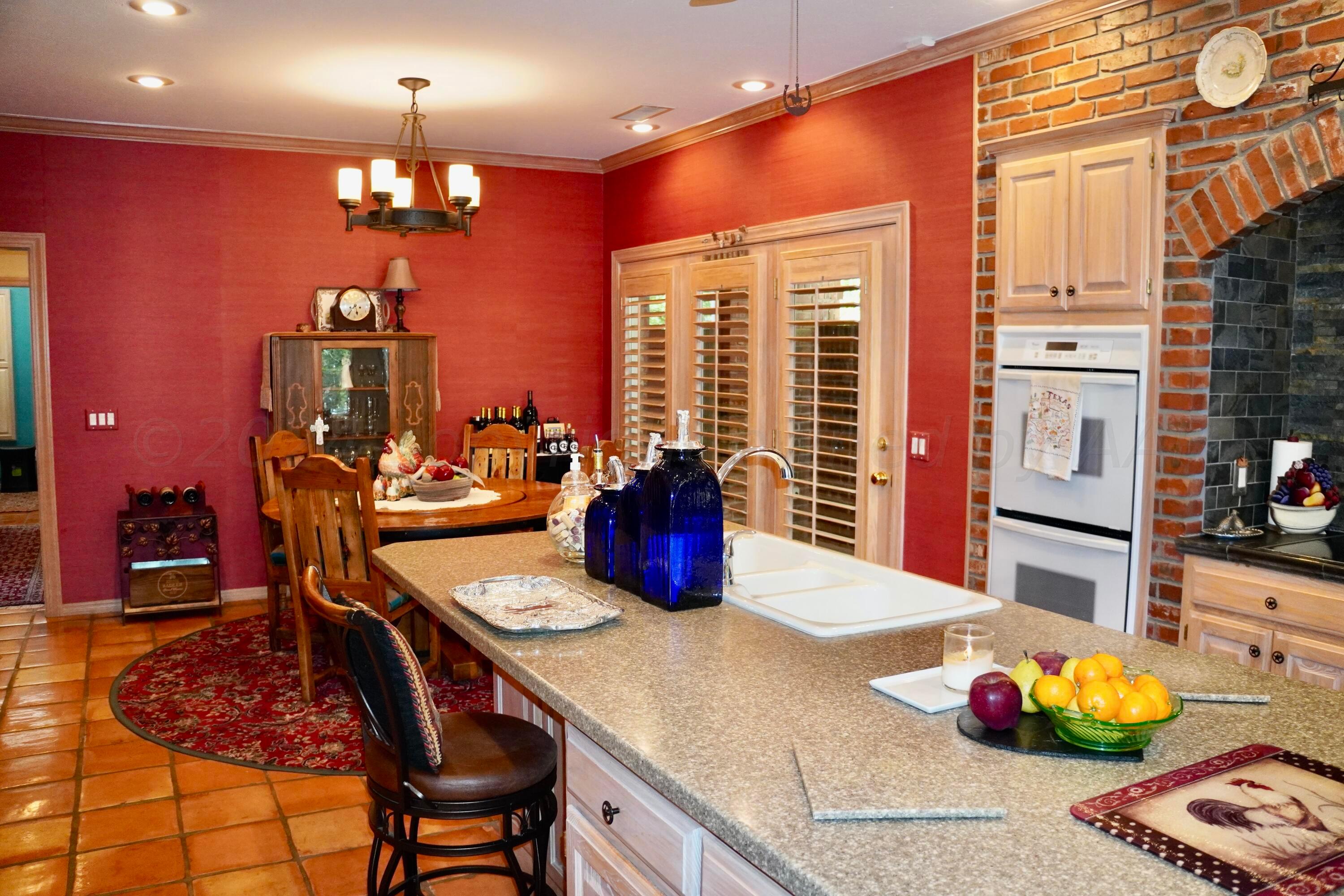 13 Willow Bridge Drive Amarillo, TX 79106 - Photo 18 of 46 Kitchen/Breakfast
