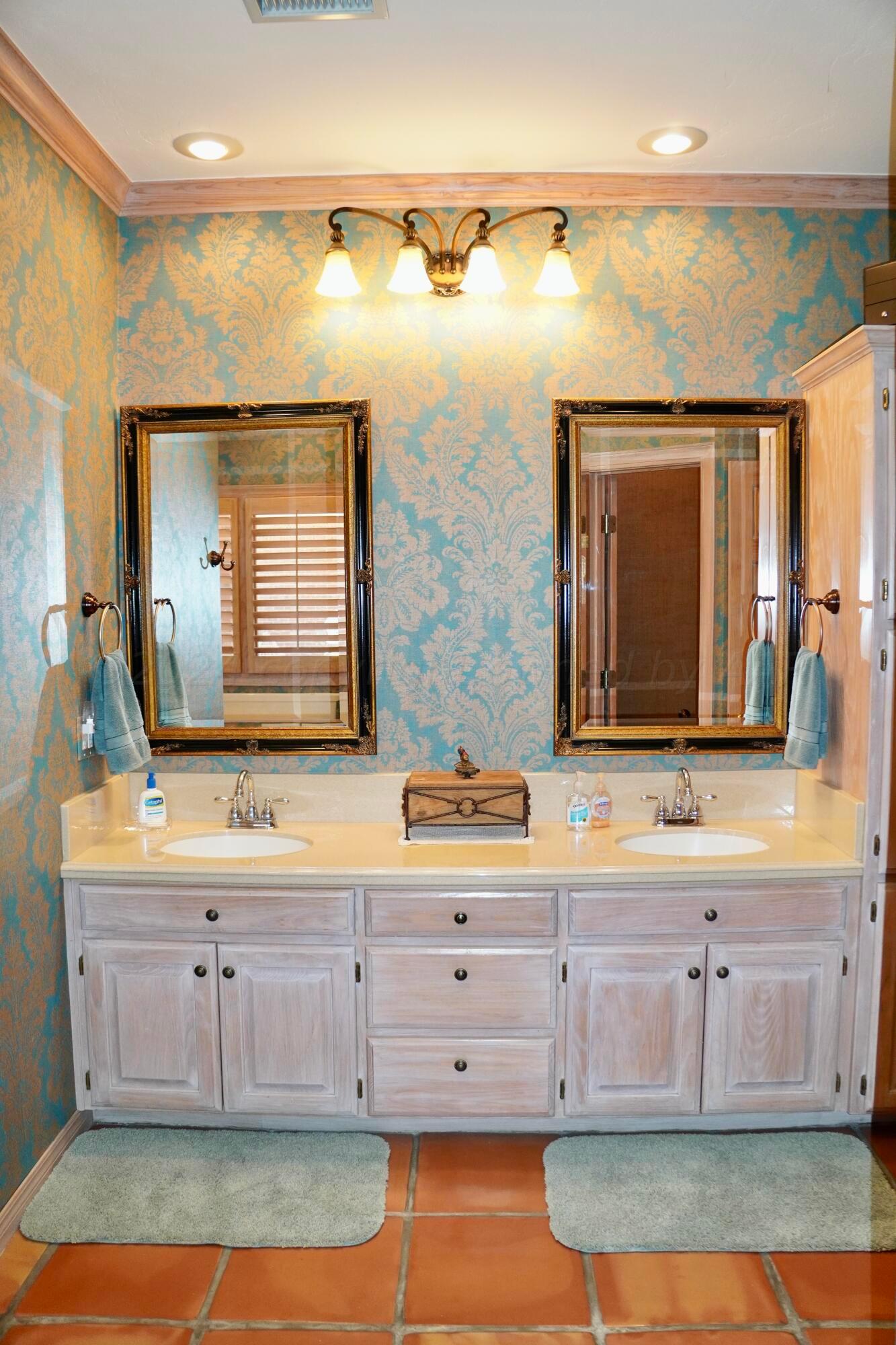 13 Willow Bridge Drive Amarillo, TX 79106 - Photo 26 of 46 Master Bath