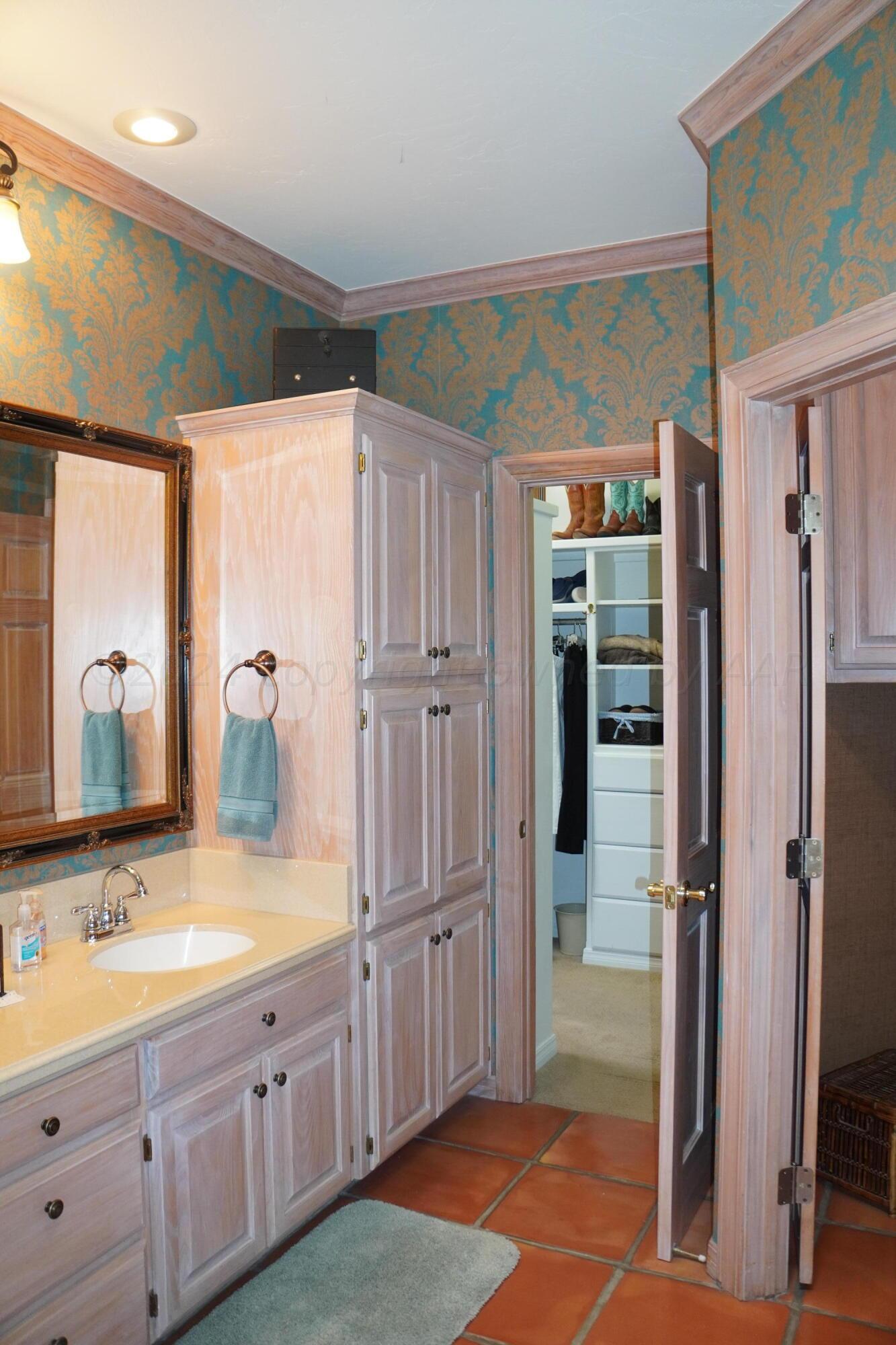 13 Willow Bridge Drive Amarillo, TX 79106 - Photo 28 of 46 Master Bath