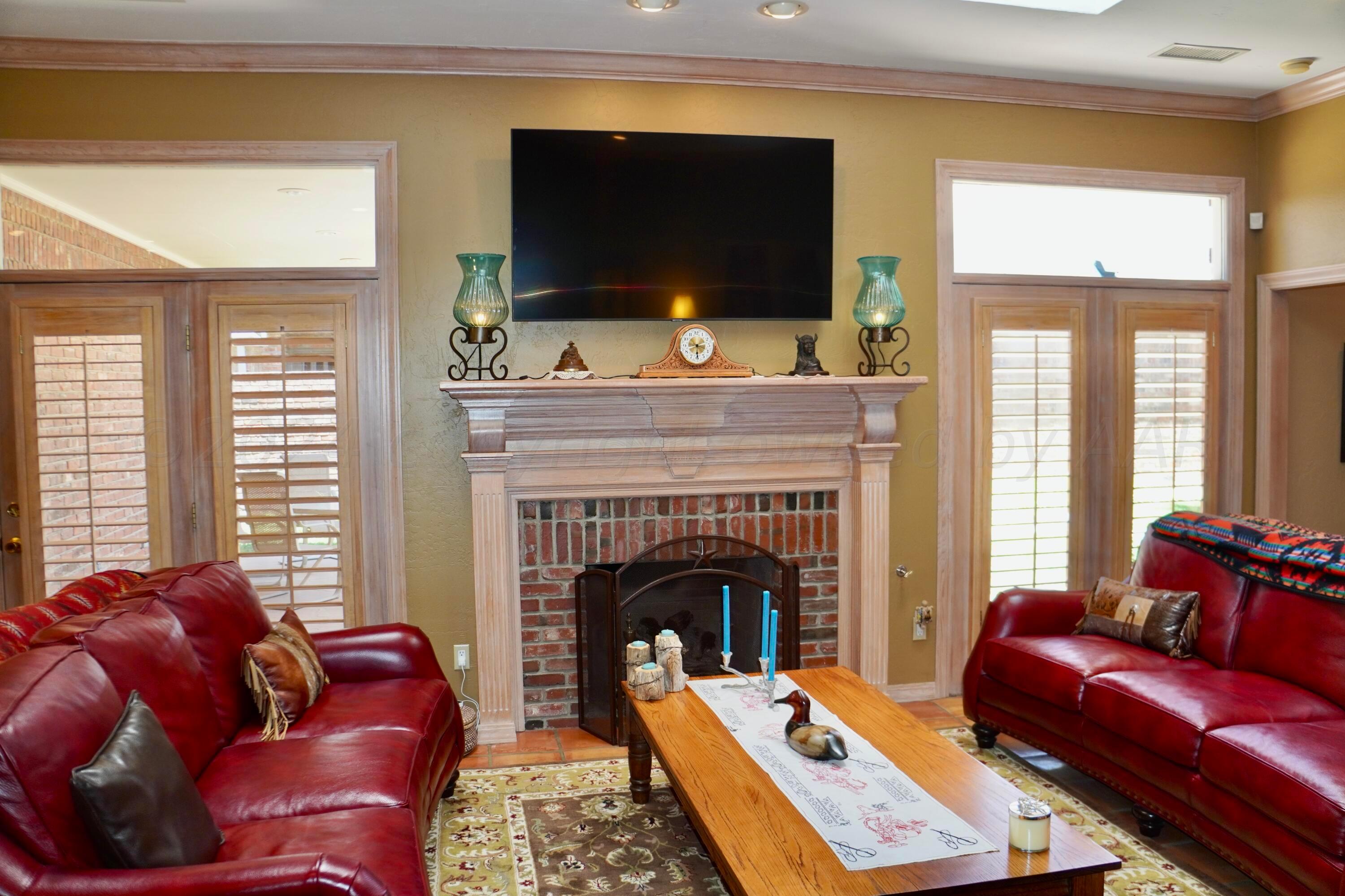 13 Willow Bridge Drive Amarillo, TX 79106 - Photo 9 of 46 Living Room