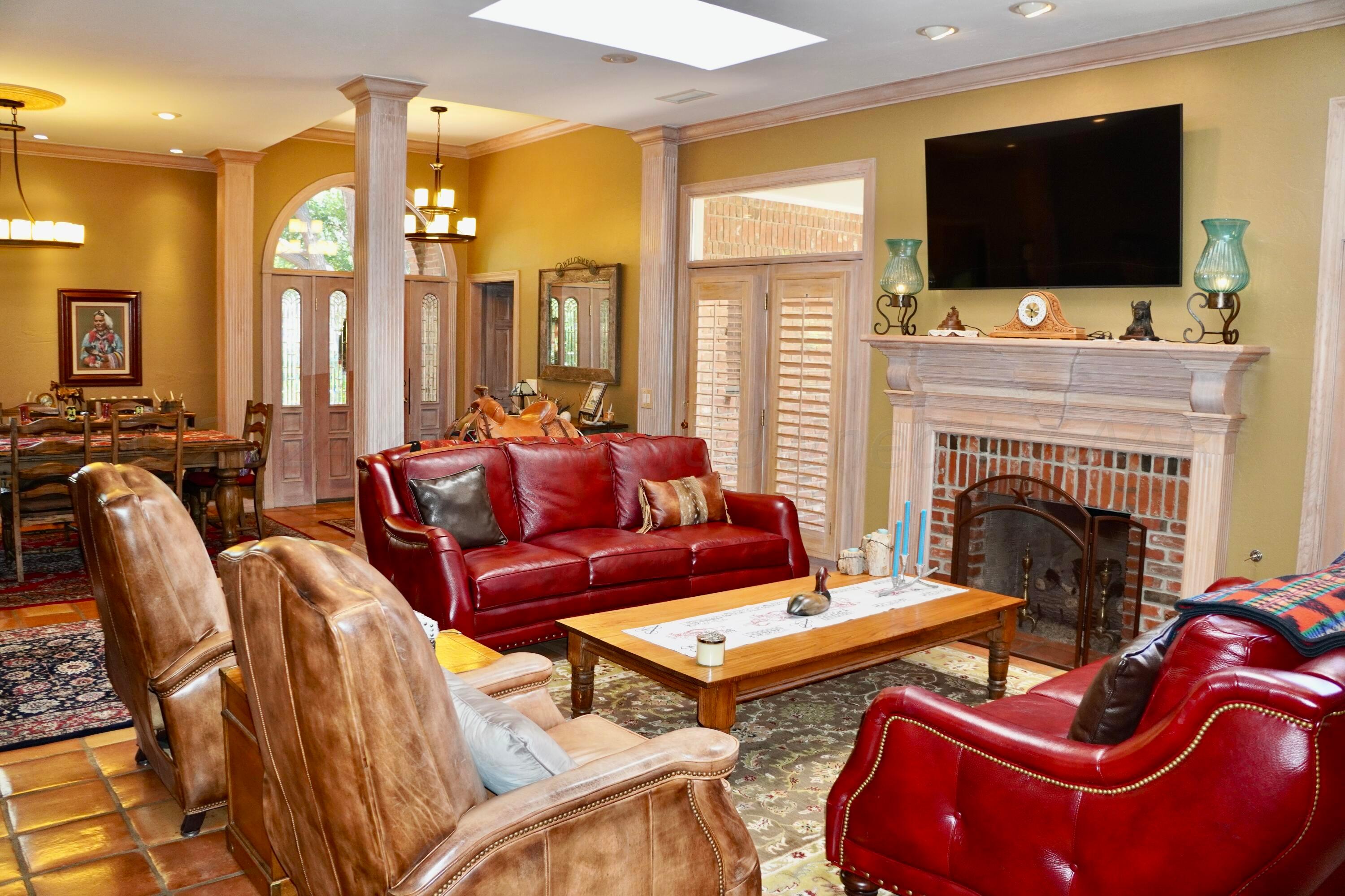 13 Willow Bridge Drive Amarillo, TX 79106 - Photo 10 of 46 Living Room