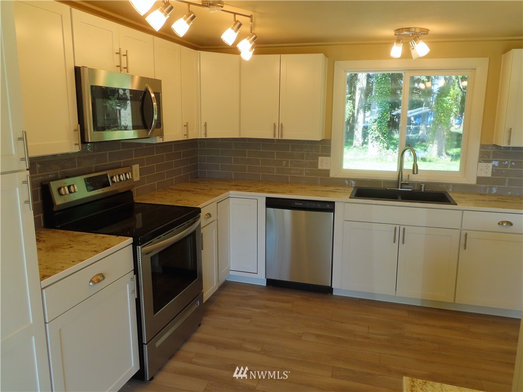19135 Guava Street Southwest Rochester, WA 98579 - Photo 9 of 29