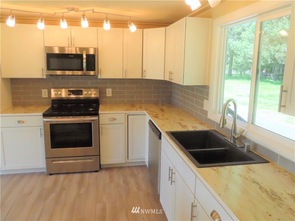 19135 Guava Street Southwest Rochester, WA 98579 - Photo 10 of 29