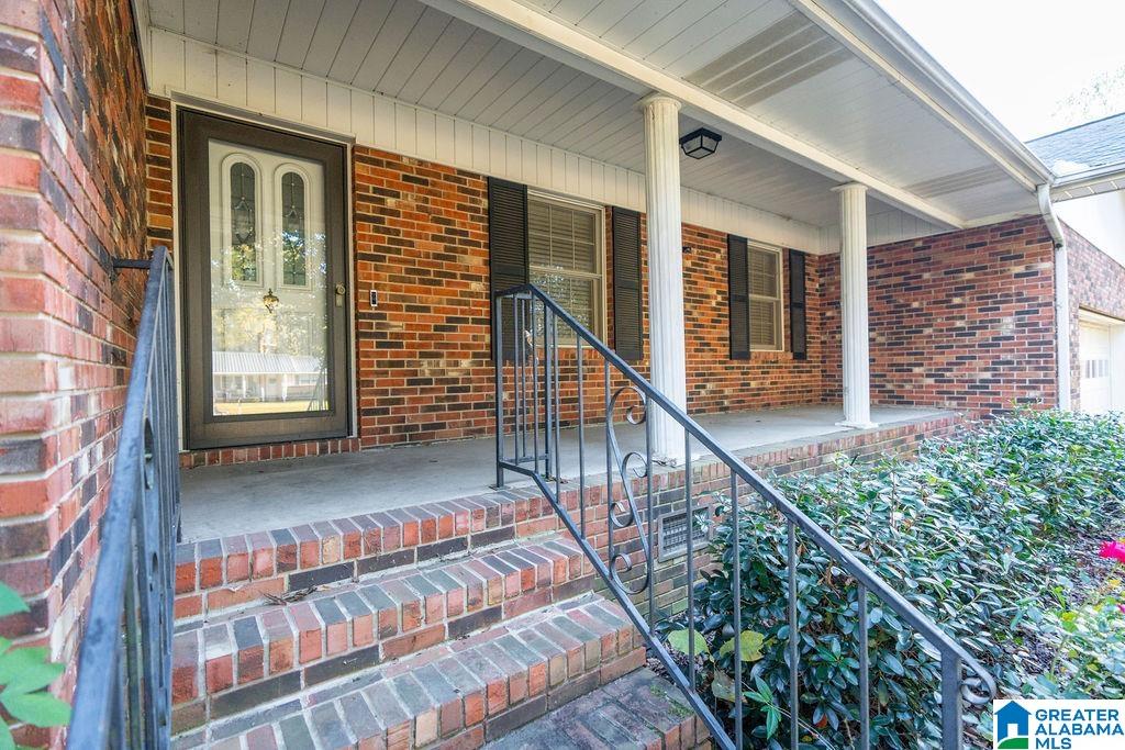 605 Magnolia Avenue Oneonta, AL 35121 - Photo 4 of 28