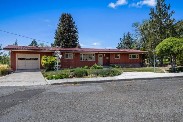$420,000 | 176 Southeast Hillcrest Street, Madras, OR 97741