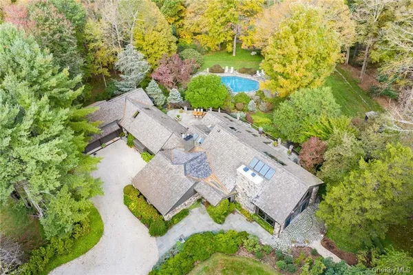 $2,995,000 | 217 Trinity Pass Road, Pound Ridge, NY 10576