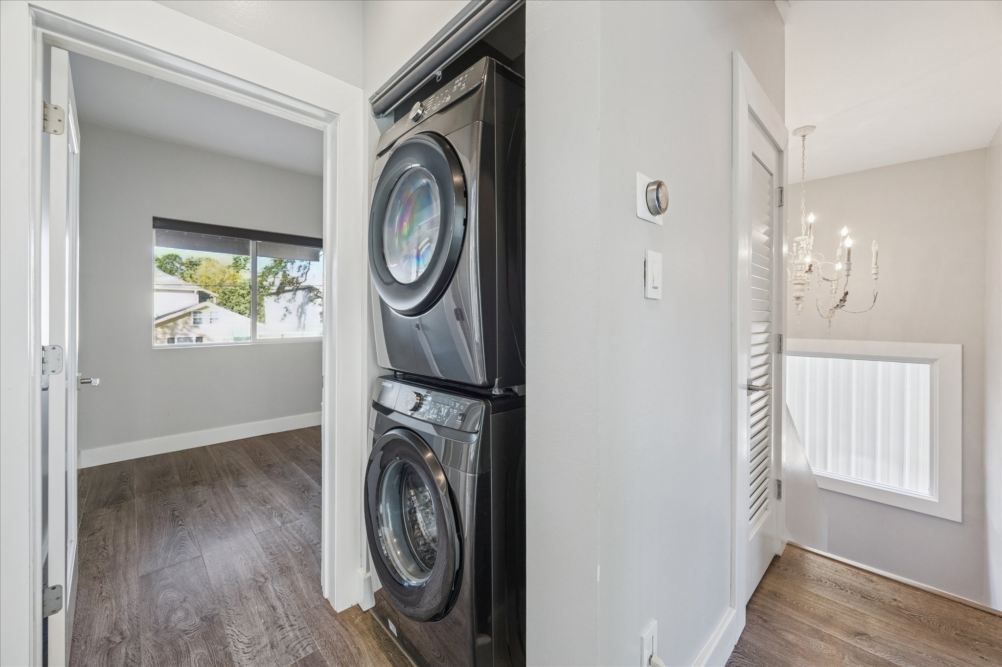 1919 Missouri Street Houston, TX 77019 - Photo 14 of 27 a view of livingroom with washer and dryer