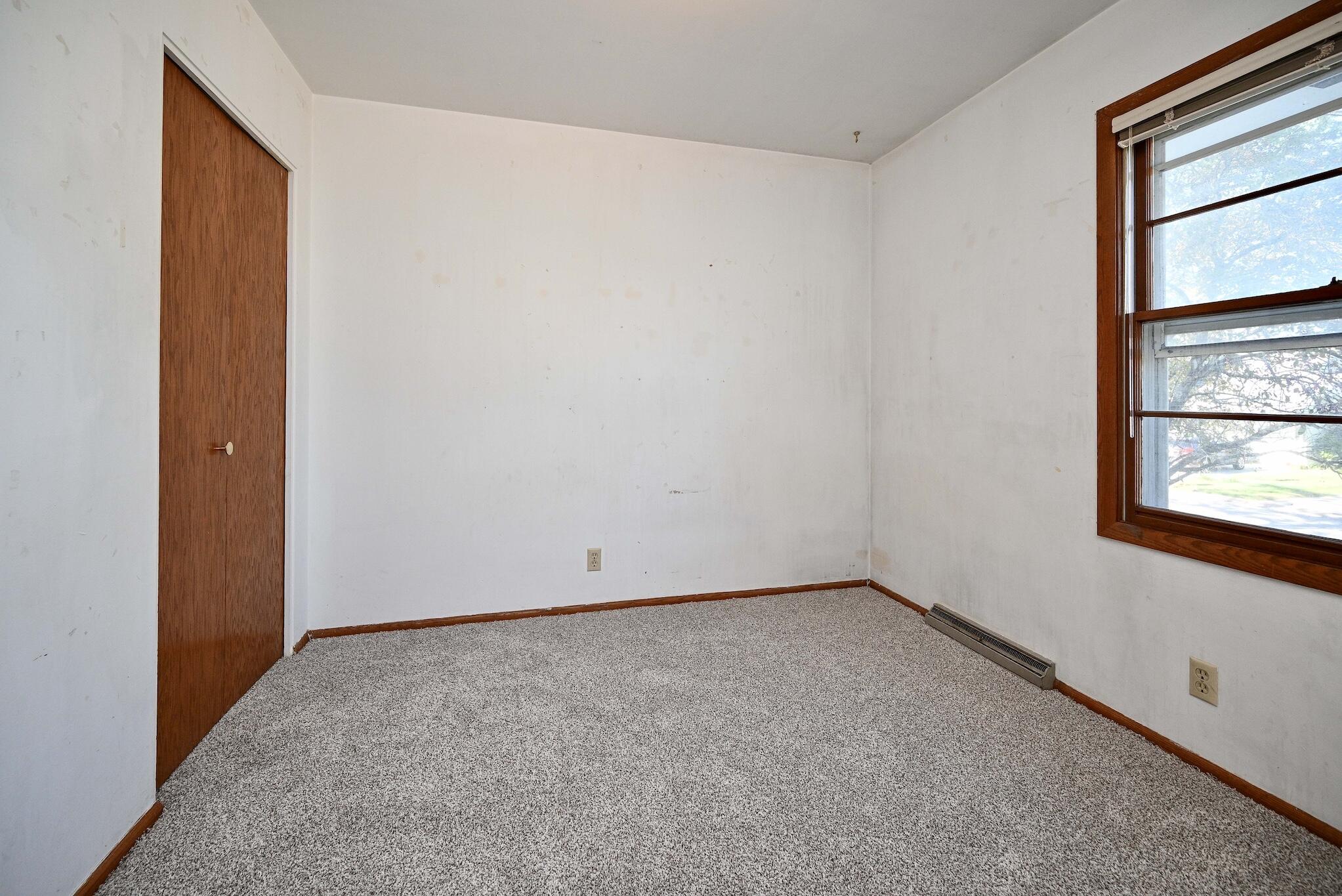 1659 Edgewood Road Winona, MN 55987 - Photo 17 of 21 17 Bedroom Three