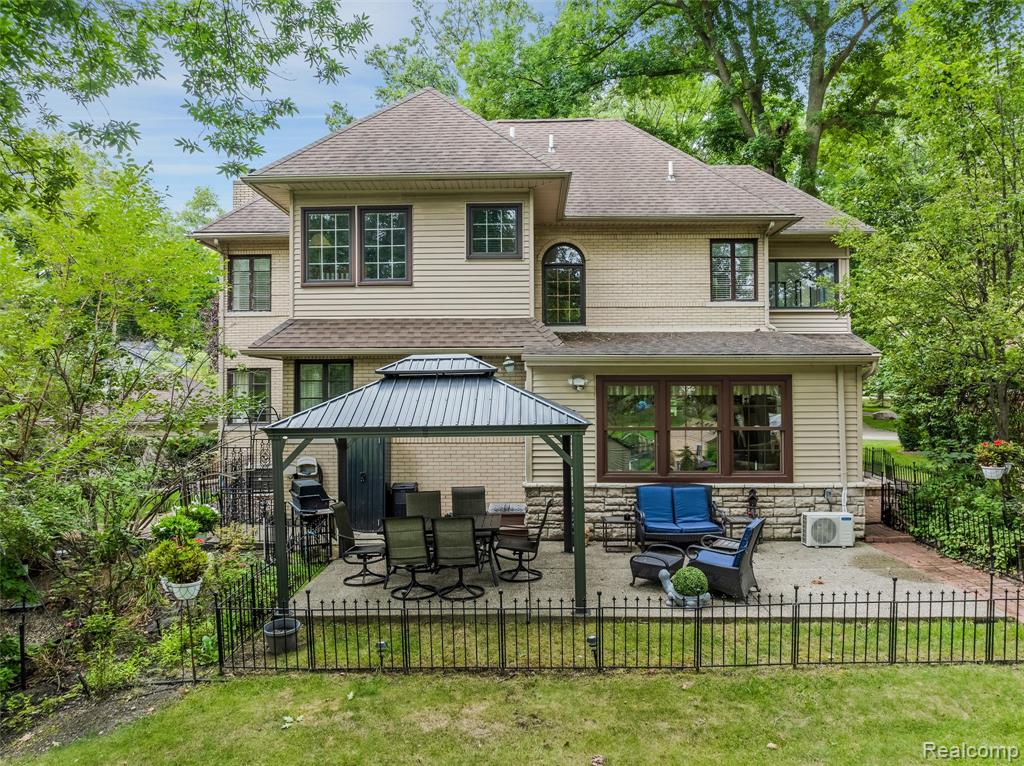 21071 Thorofare Road Grosse Ile, MI 48138 - Photo 19 of 23
