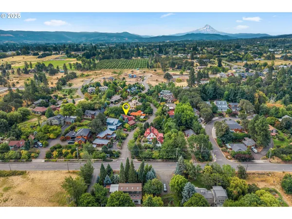 $830,000 | 909 Nina Lane, Hood River, OR 97031