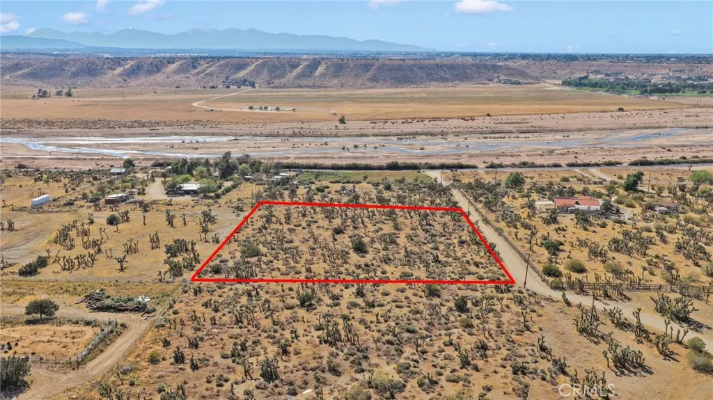 2 Lamprey Road Apple Valley, CA 92308 - Photo 2 of 9 Gallery Image 2