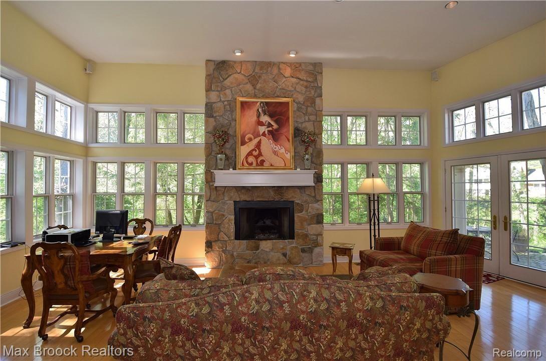 4205 Valley Forge Road Bloomfield Hills, MI 48301 - Photo 6 of 30 family room 5.JPG