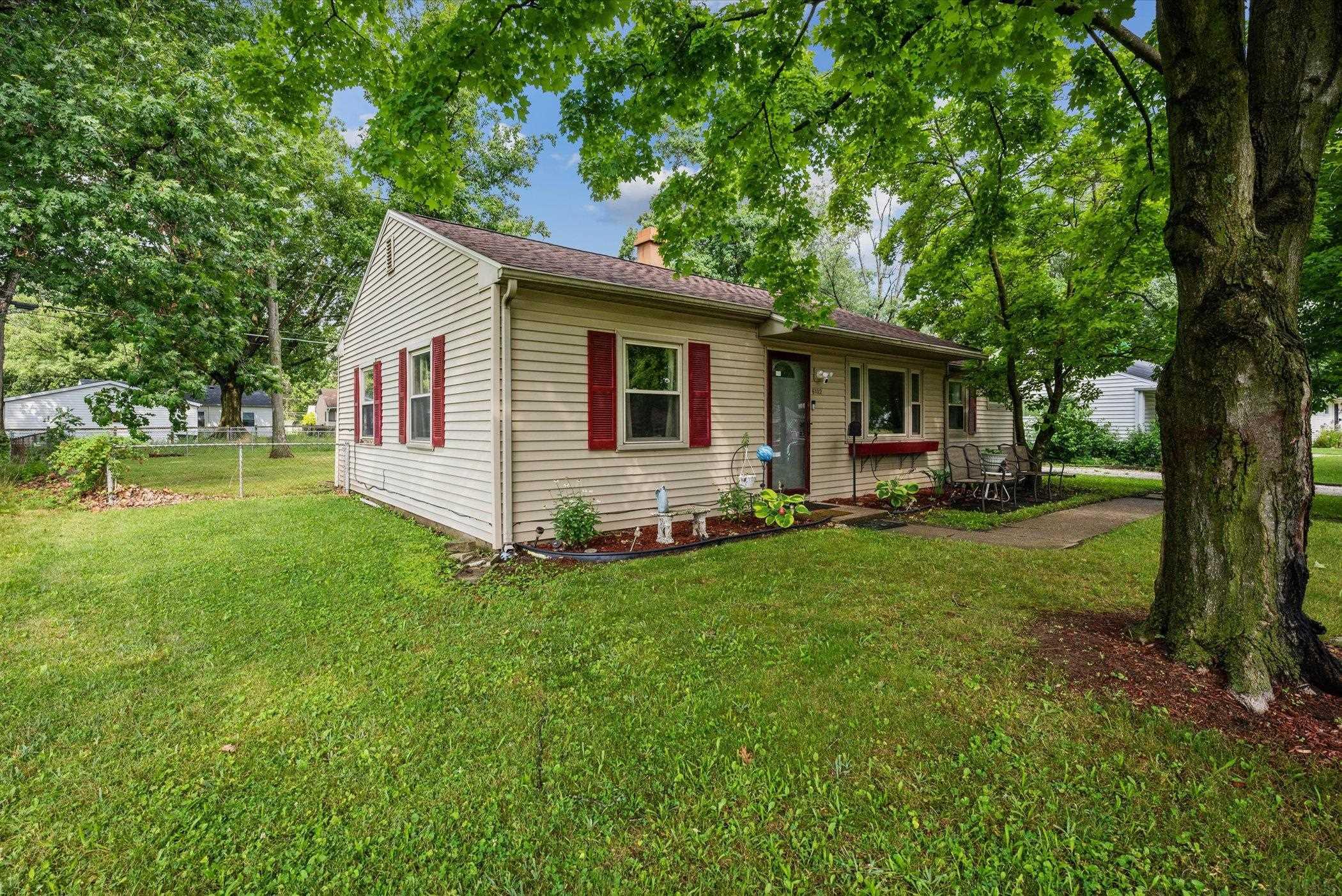 6102 Oakmont Road Fort Wayne, IN 46816 - Photo 3 of 27