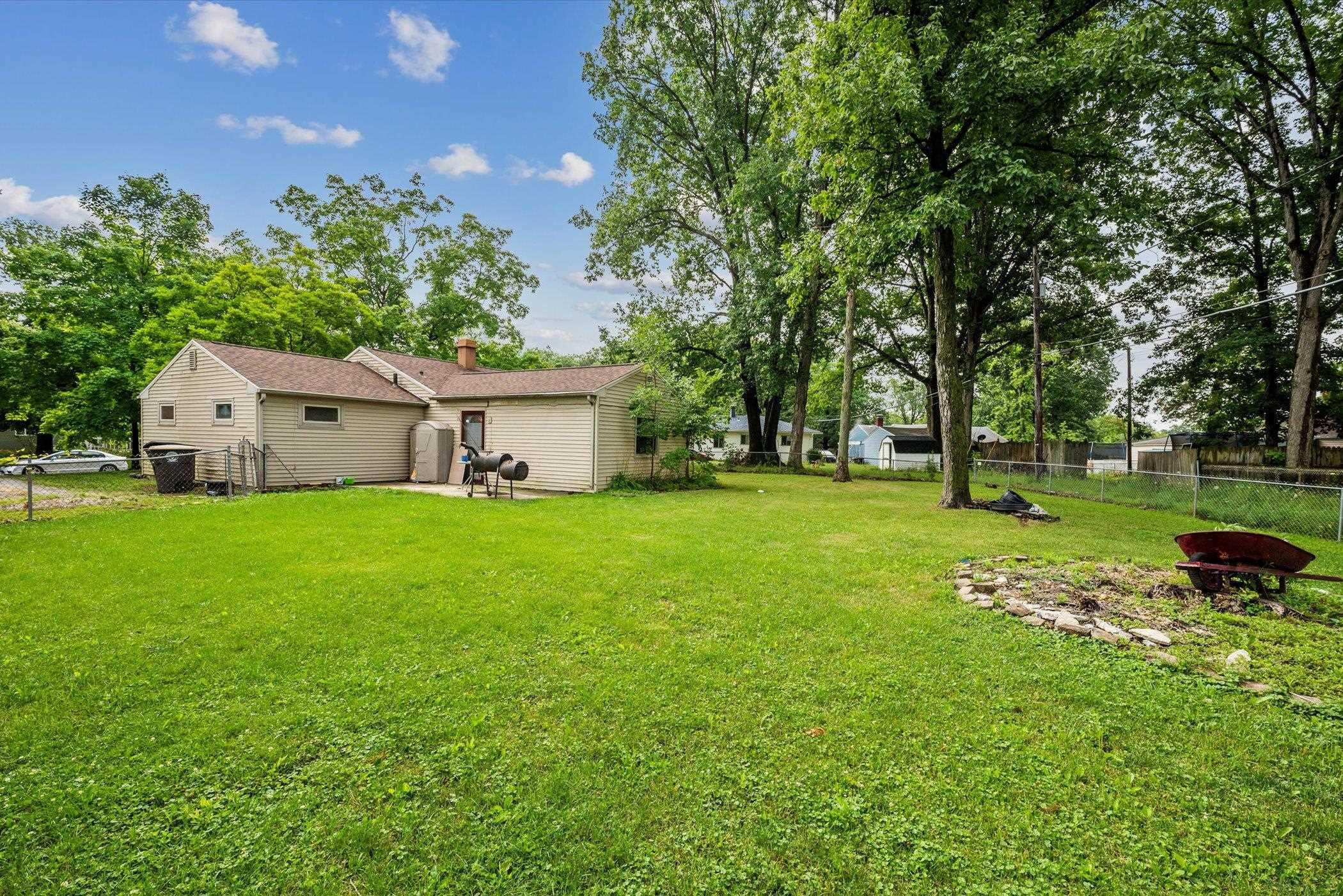 6102 Oakmont Road Fort Wayne, IN 46816 - Photo 6 of 27