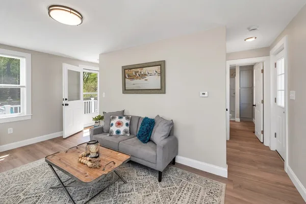 $4,250 | 3 Madison Street, Unit 3, Newburyport, MA 01950