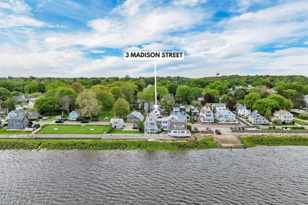 $4,250 | 3 Madison Street, Unit 3, Newburyport, MA 01950