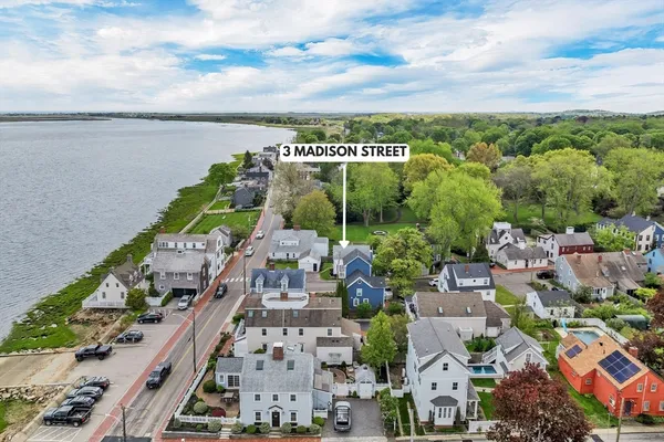 $4,250 | 3 Madison Street, Unit 3, Newburyport, MA 01950