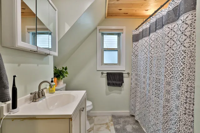 $180,000 | 159 North Main Street, Fair Haven, VT 05743