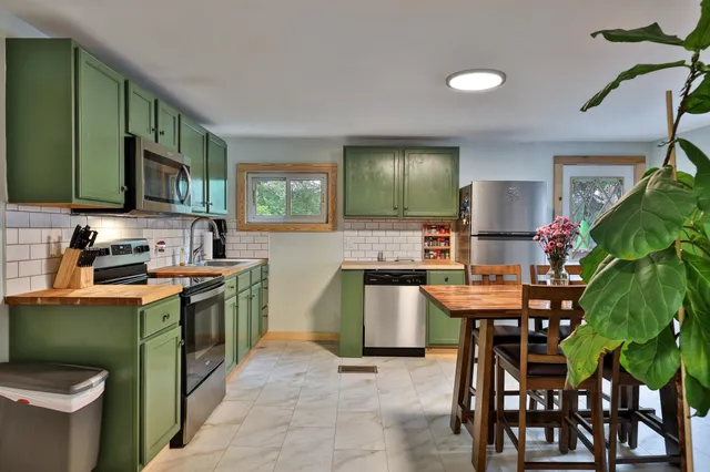 $180,000 | 159 North Main Street, Fair Haven, VT 05743