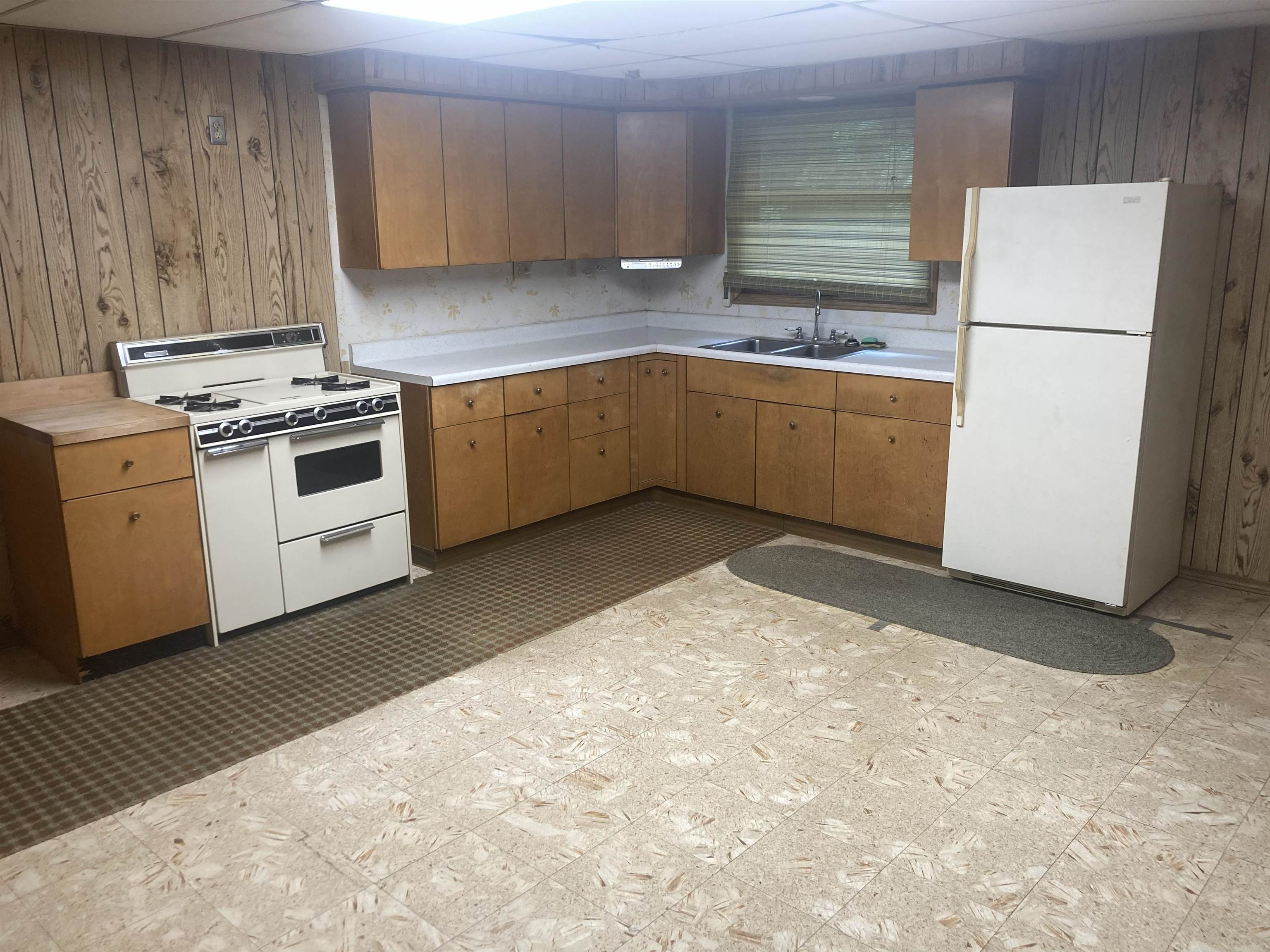 2628 West Florence Road Freeport, IL 61032 - Photo 4 of 13 Gallery Image 4