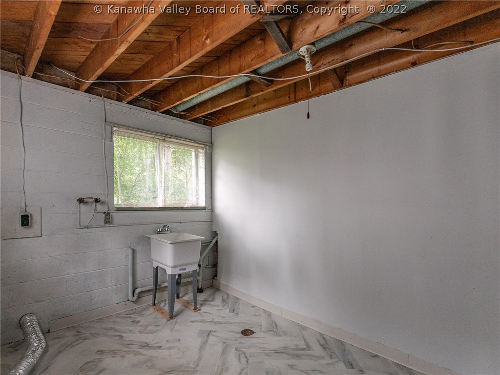 862 Carroll Road Charleston, WV 25314 - Photo 21 of 25 Gallery Image 21