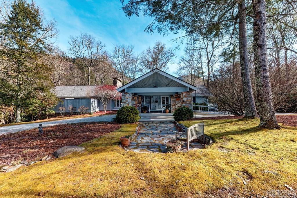 645 Wade Road Cashiers, NC 28717 - Photo 4 of 26 Gallery Image 4