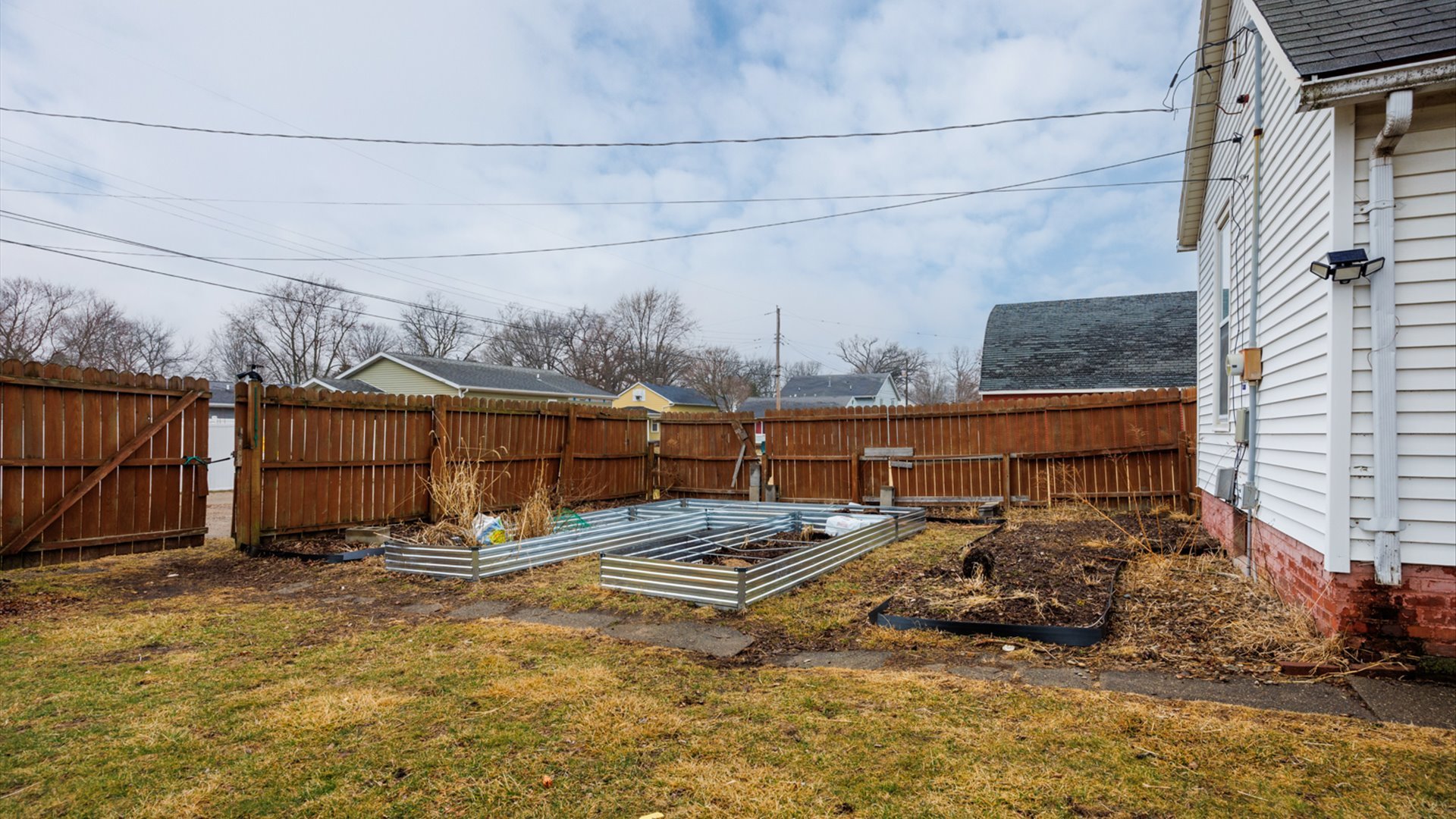 517 North Walnut Street Clinton, IL 61727 - Photo 29 of 29 a view of a backyard of the house