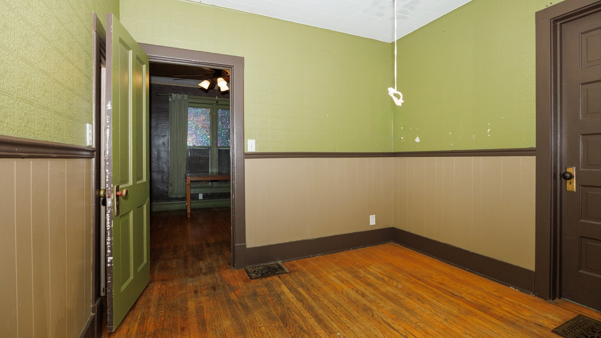 517 North Walnut Street Clinton, IL 61727 - Photo 10 of 29 a view of empty room with wooden floor