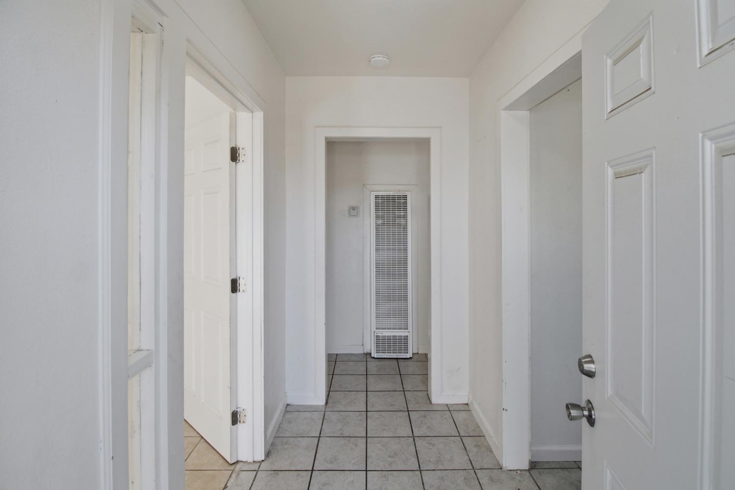 889 East 23rd Street Merced, CA 95340 - Photo 7 of 18