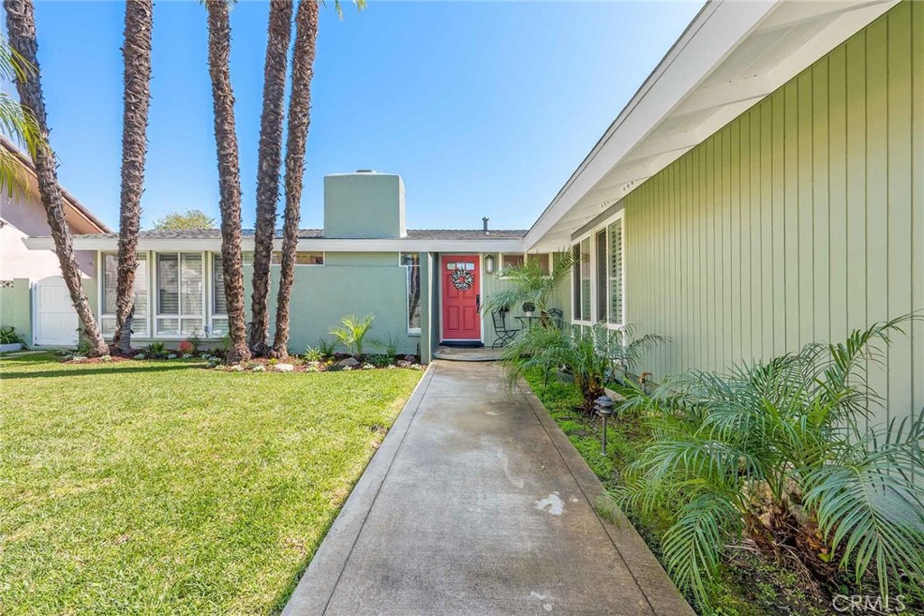 11402 Donovan Road Los Alamitos, CA 90720 - Photo 2 of 31