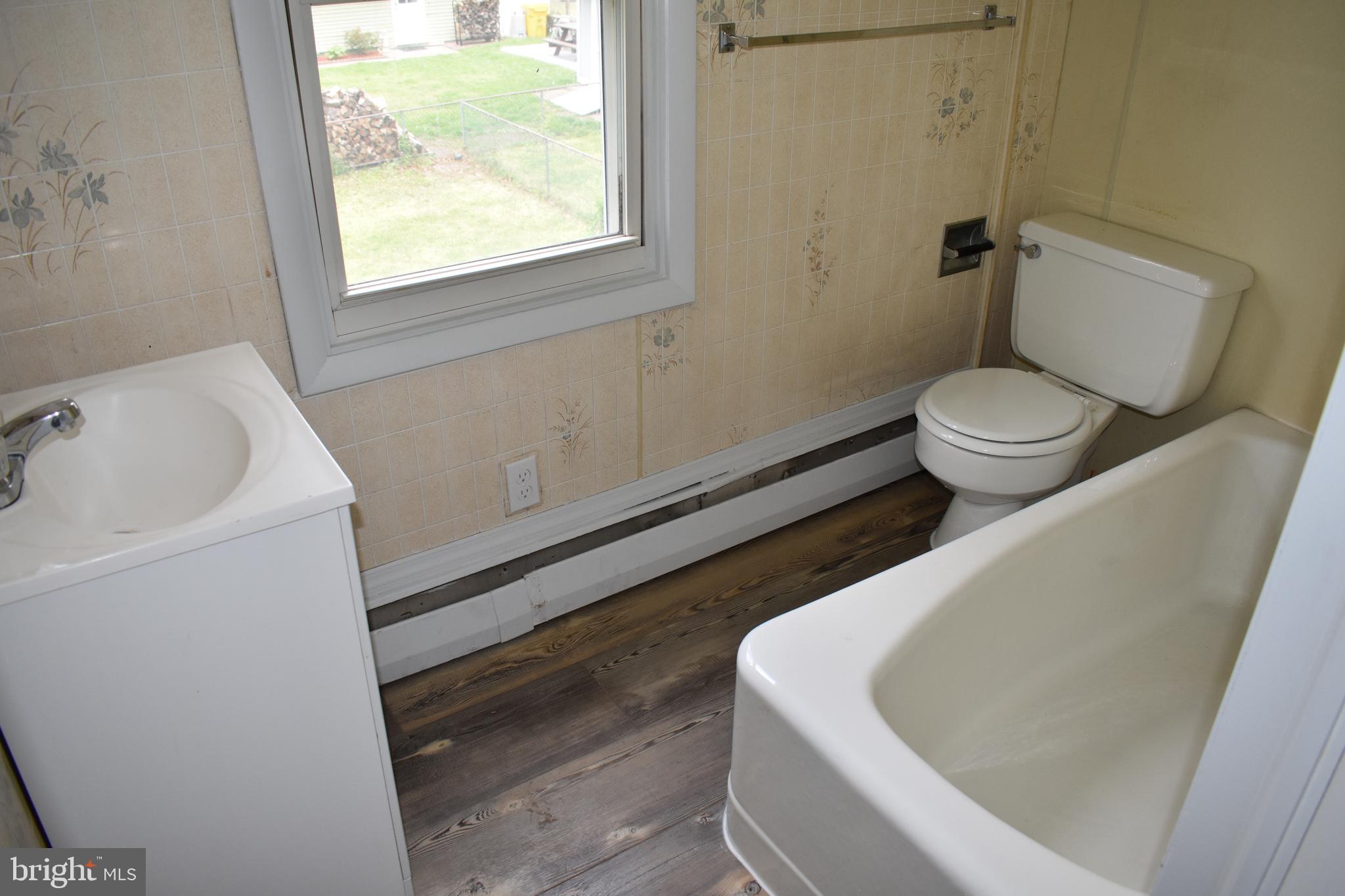 202 Fifth Avenue Baltimore, MD 21227 - Photo 16 of 22