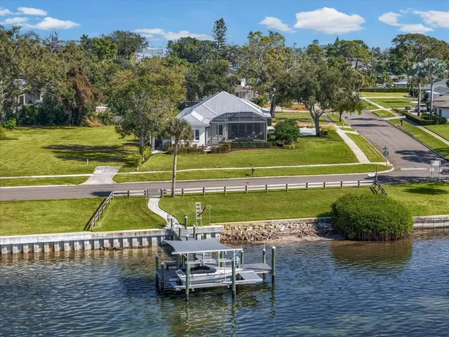 $3,500,000 | 7927 Longbay Boulevard, Sarasota, FL 34243