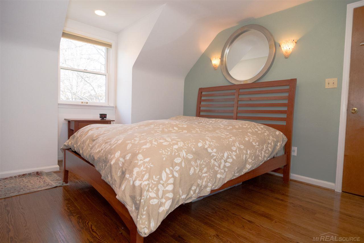 1337 Harvard Road Grosse Pointe, MI 48230 - Photo 17 of 36 31335964-16.JPG