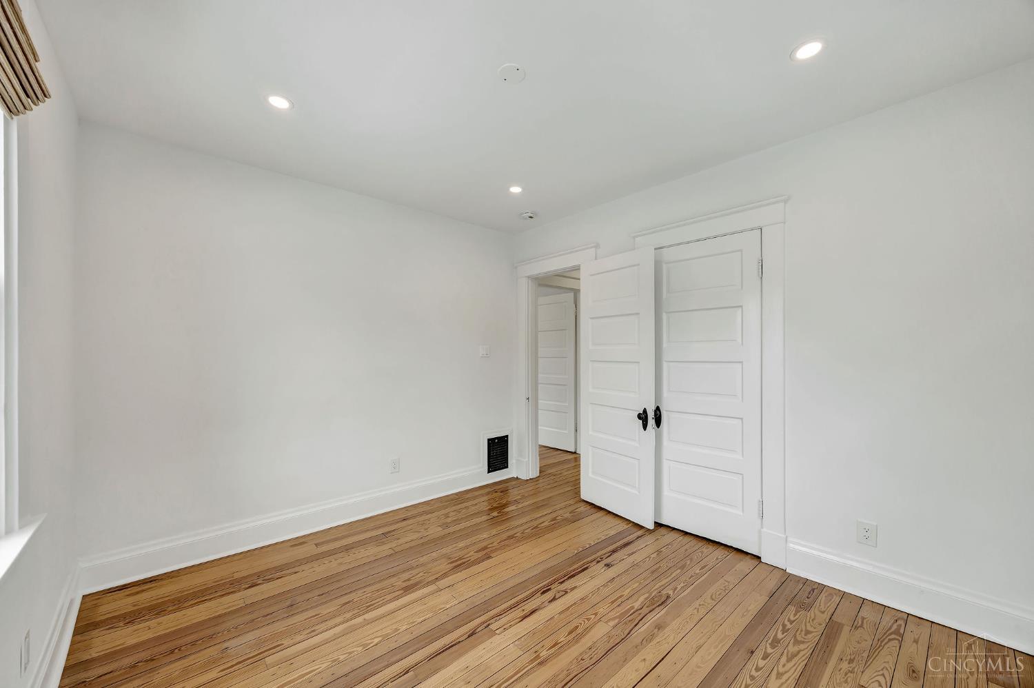 6121 Roe Street Cincinnati, OH 45227 - Photo 31 of 56 Gallery Image 31