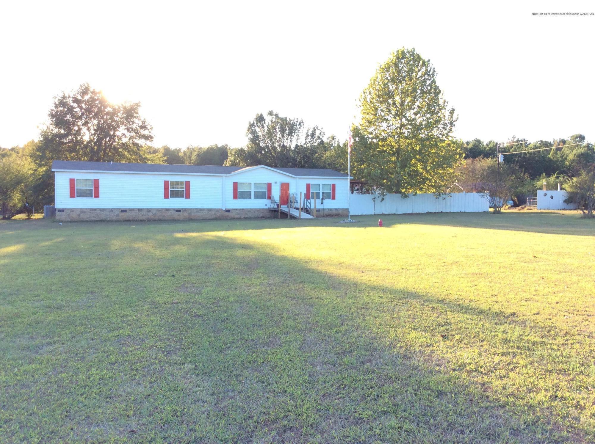 72 Bunny Ridge Cove Red Banks, MS 38661 - Photo 1 of 39 B52171F9-5C51-4BC4-A219-3A405F299456