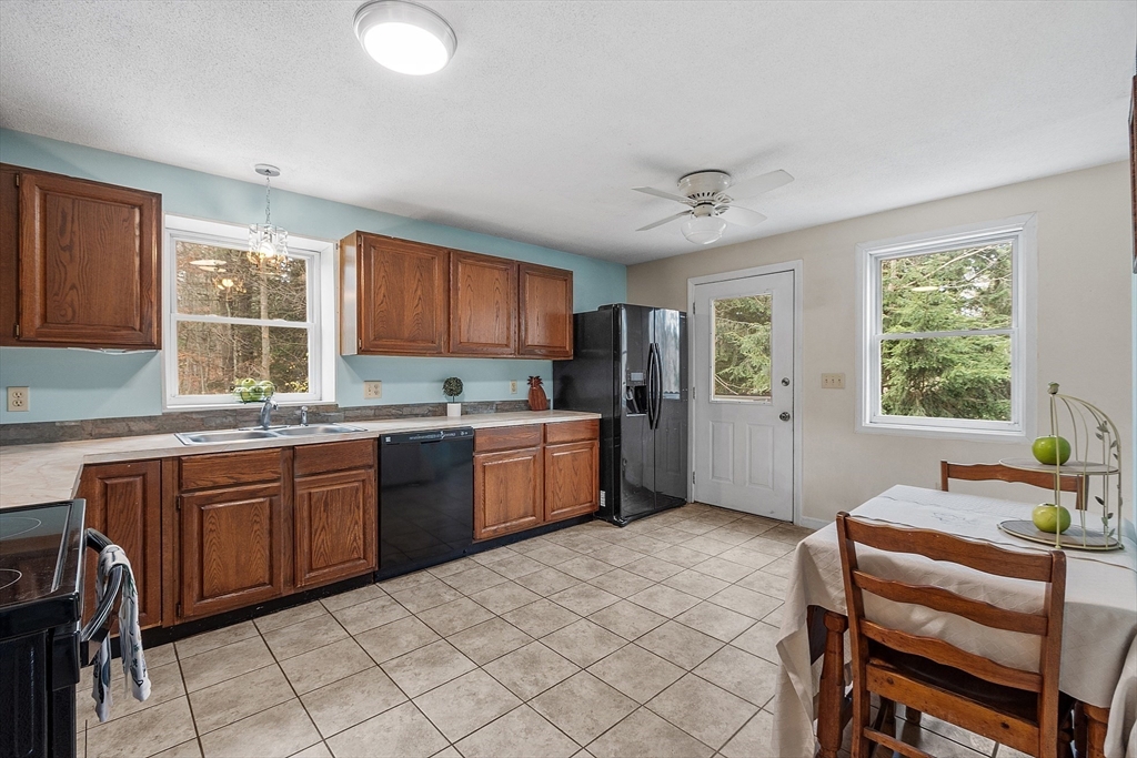 167 Dunn Road Ashburnham, MA 01430 - Photo 5 of 37 Gallery Image 5