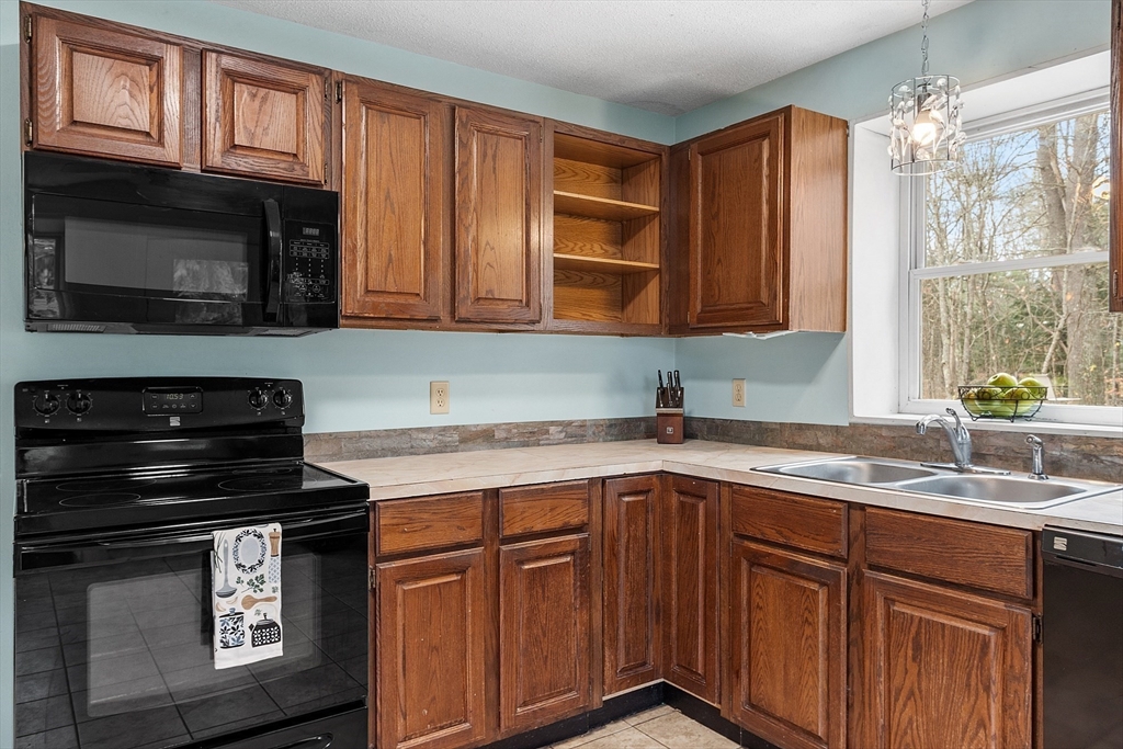 167 Dunn Road Ashburnham, MA 01430 - Photo 8 of 37 Gallery Image 8