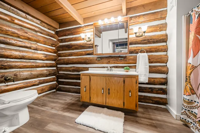 $489,900 | 6968 South 300 West, Trafalgar, IN 46181