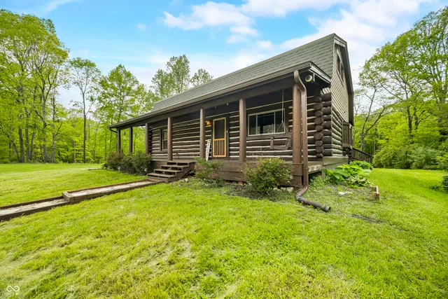 $489,900 | 6968 South 300 West, Trafalgar, IN 46181