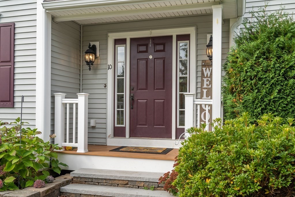 10 Brook Hill Road Sturbridge, MA 01518 - Photo 7 of 35 a view of entrance